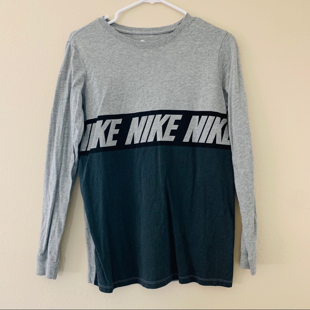 Nike Graphic Gray Tee